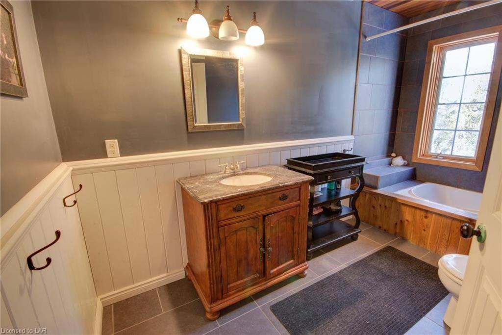 Dingle Run Lodge At Sir Sam'S Haliburton Zewnętrze zdjęcie